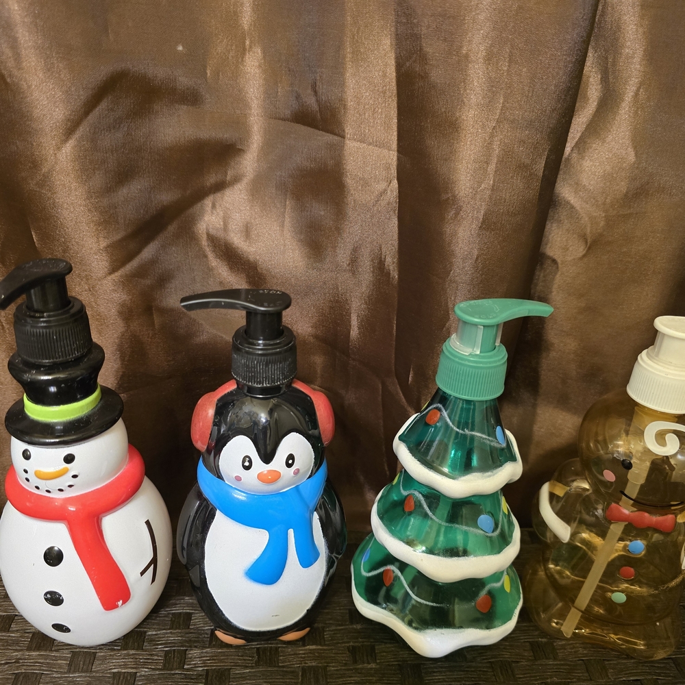 Festive Soap Dispenser Set - Snowman, Penguin, Tree, Gingerbread